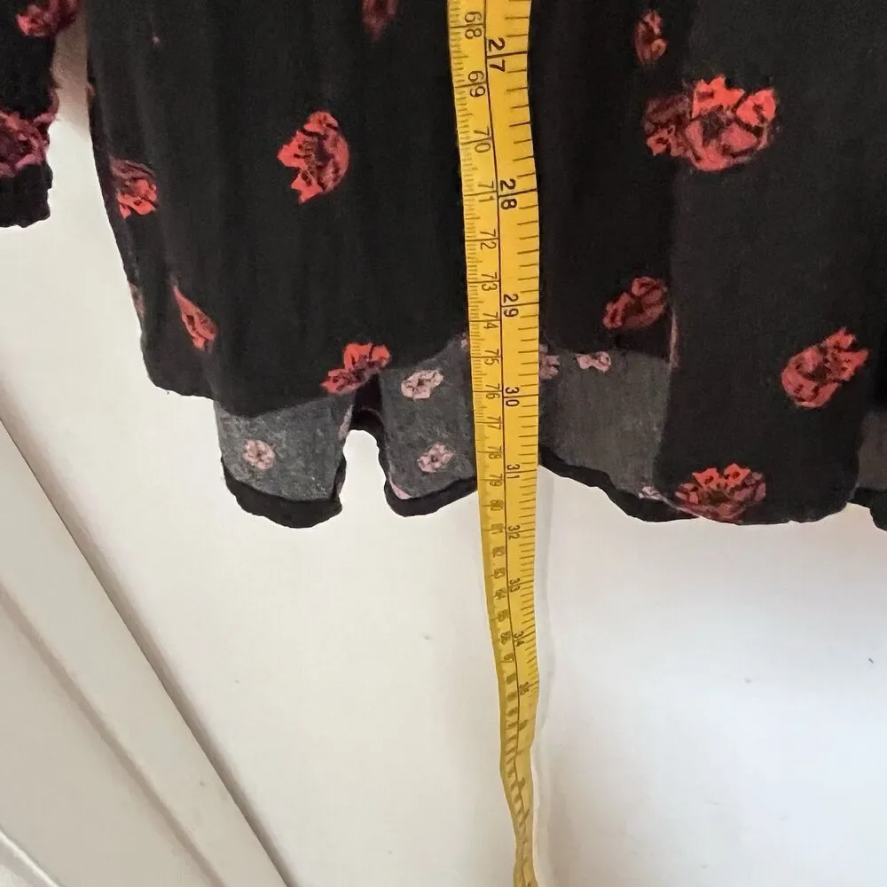 FREE PEOPLE Black Boho Tunic w Smocked Detail and Red Floral Pattern Sz M